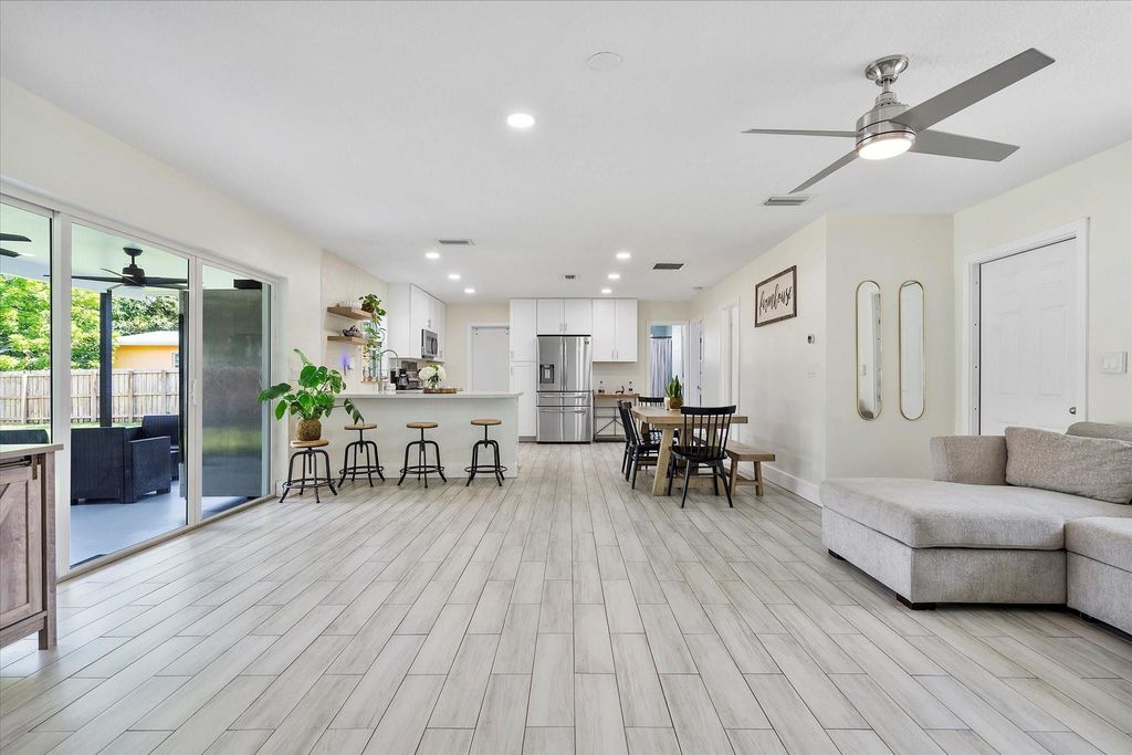 Photo of 415 NW 46th Avenue, Plantation, FL 33317 (MLS # F10508619)