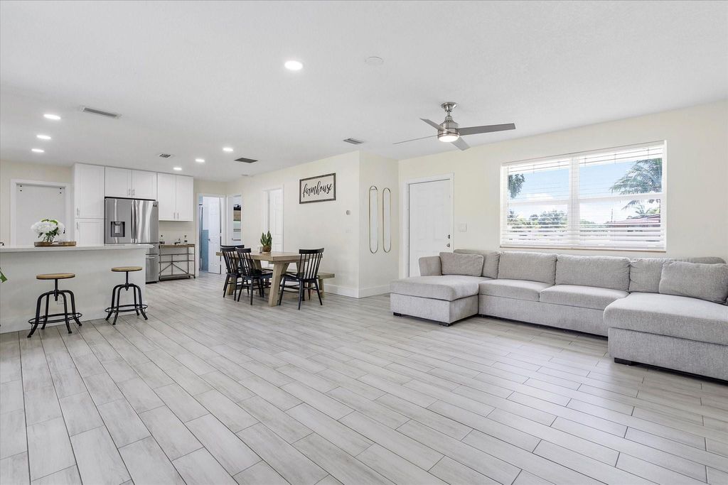 Photo of 415 NW 46th Avenue, Plantation, FL 33317 (MLS # F10508619)