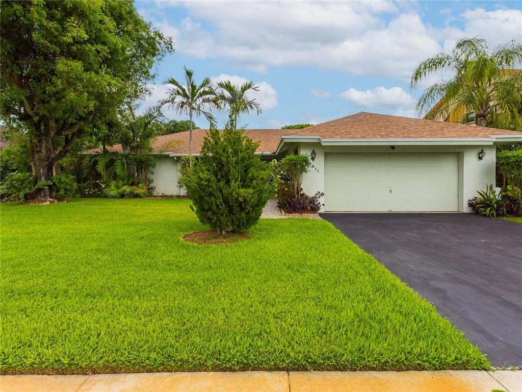 Photo of 9811 SW 14th Street St, Pembroke Pines, FL 33025 (MLS # F10334088)