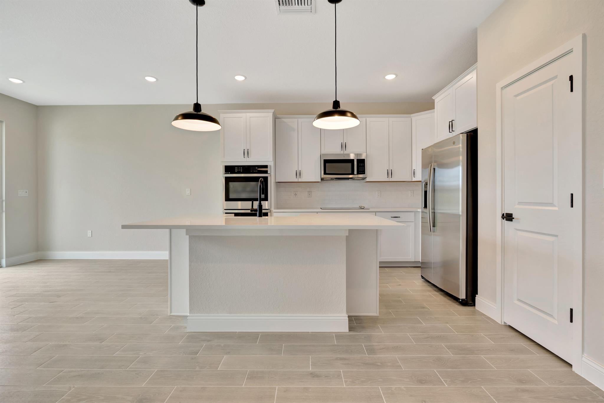 SALERNO RESERVE AT SHOWCA - Residential Lease