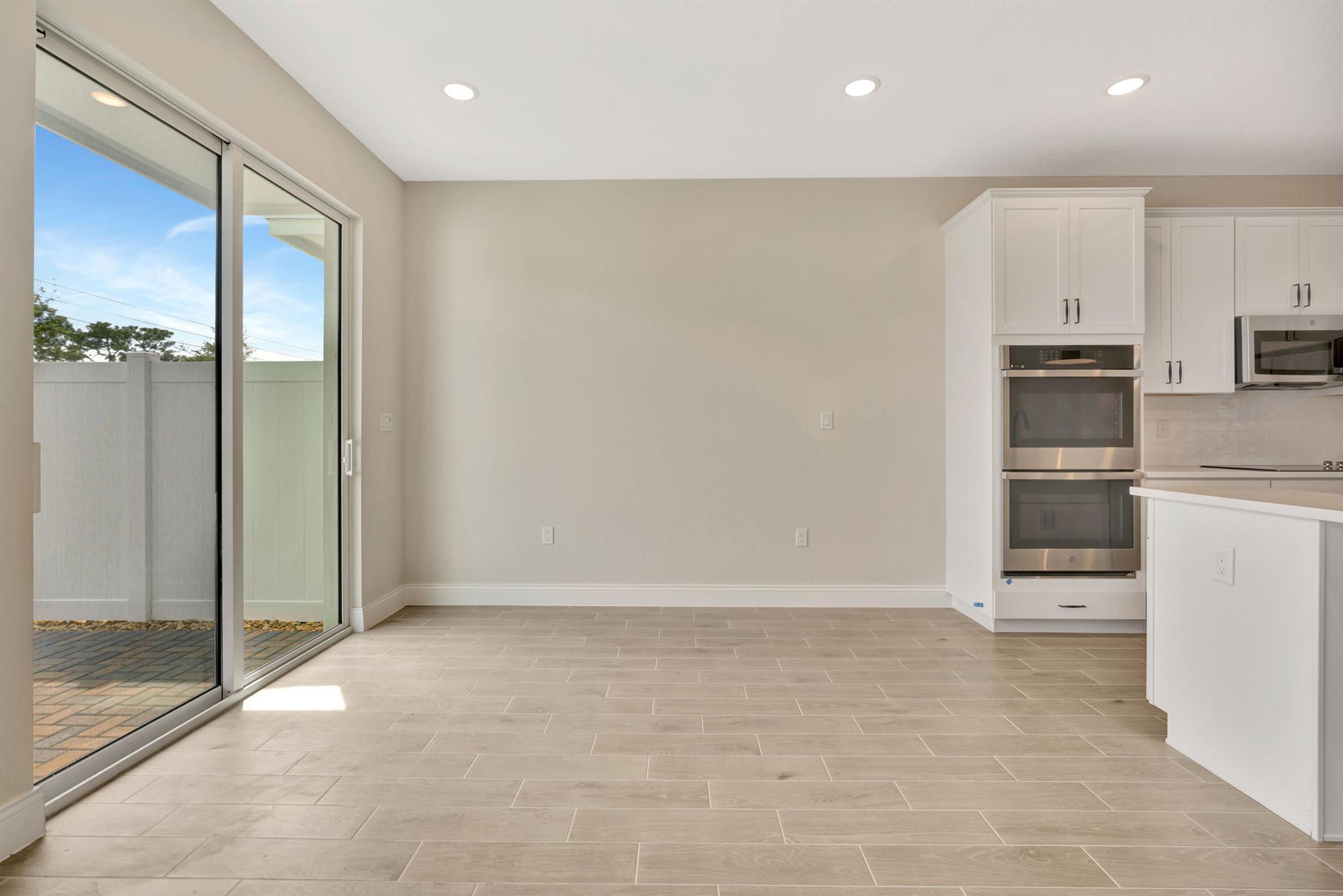 SALERNO RESERVE AT SHOWCA - Residential Lease