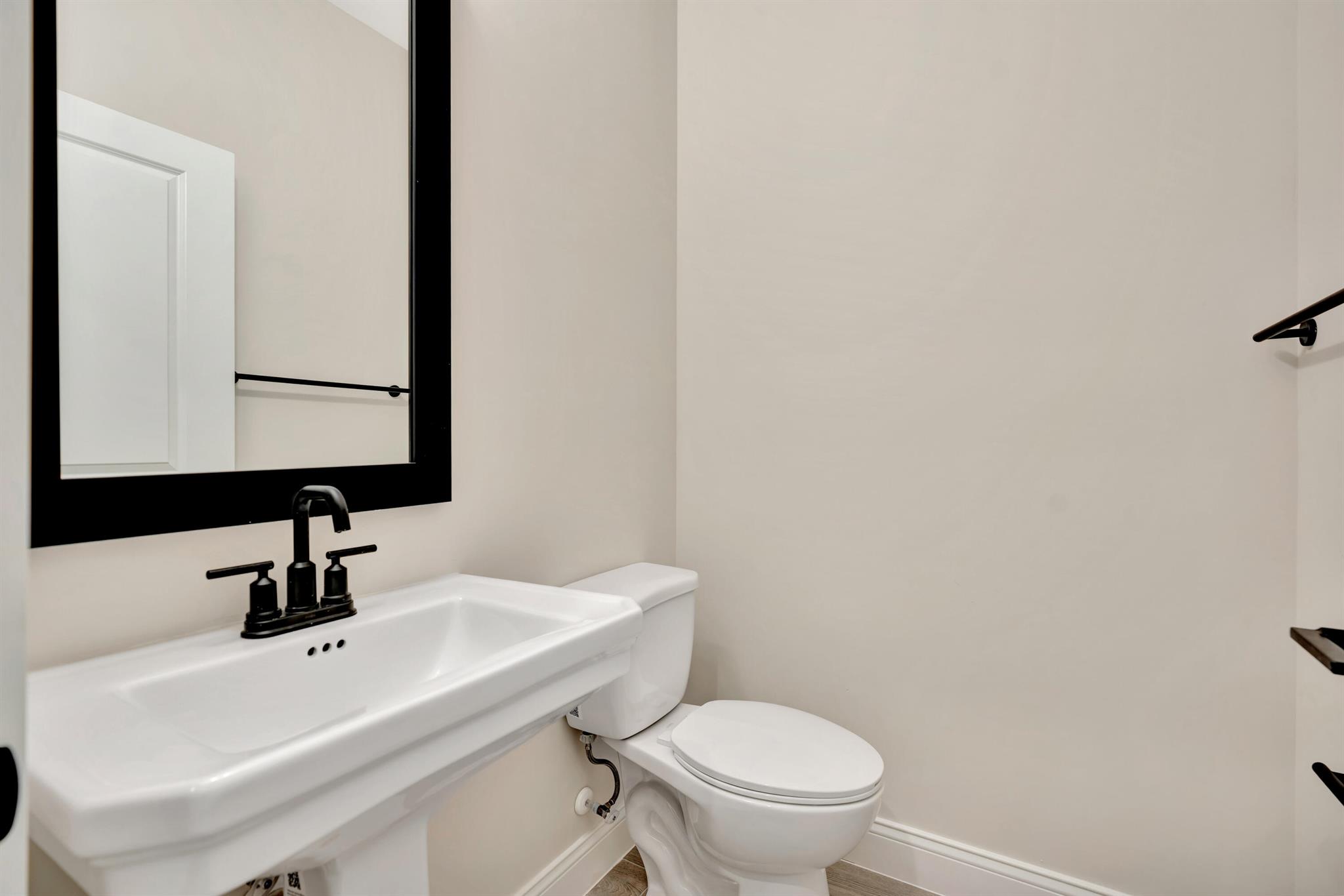 SALERNO RESERVE AT SHOWCA - Residential Lease
