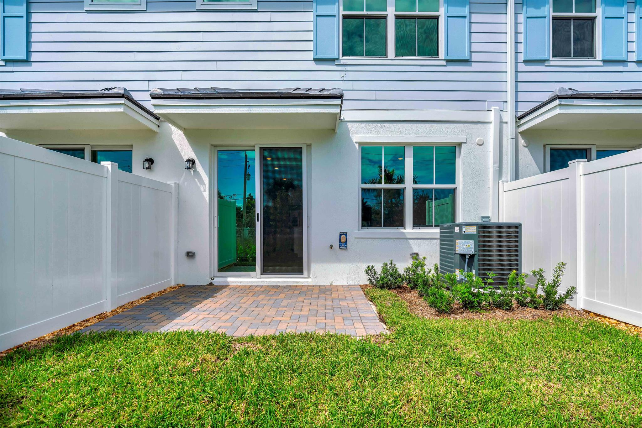 SALERNO RESERVE AT SHOWCA - Residential Lease