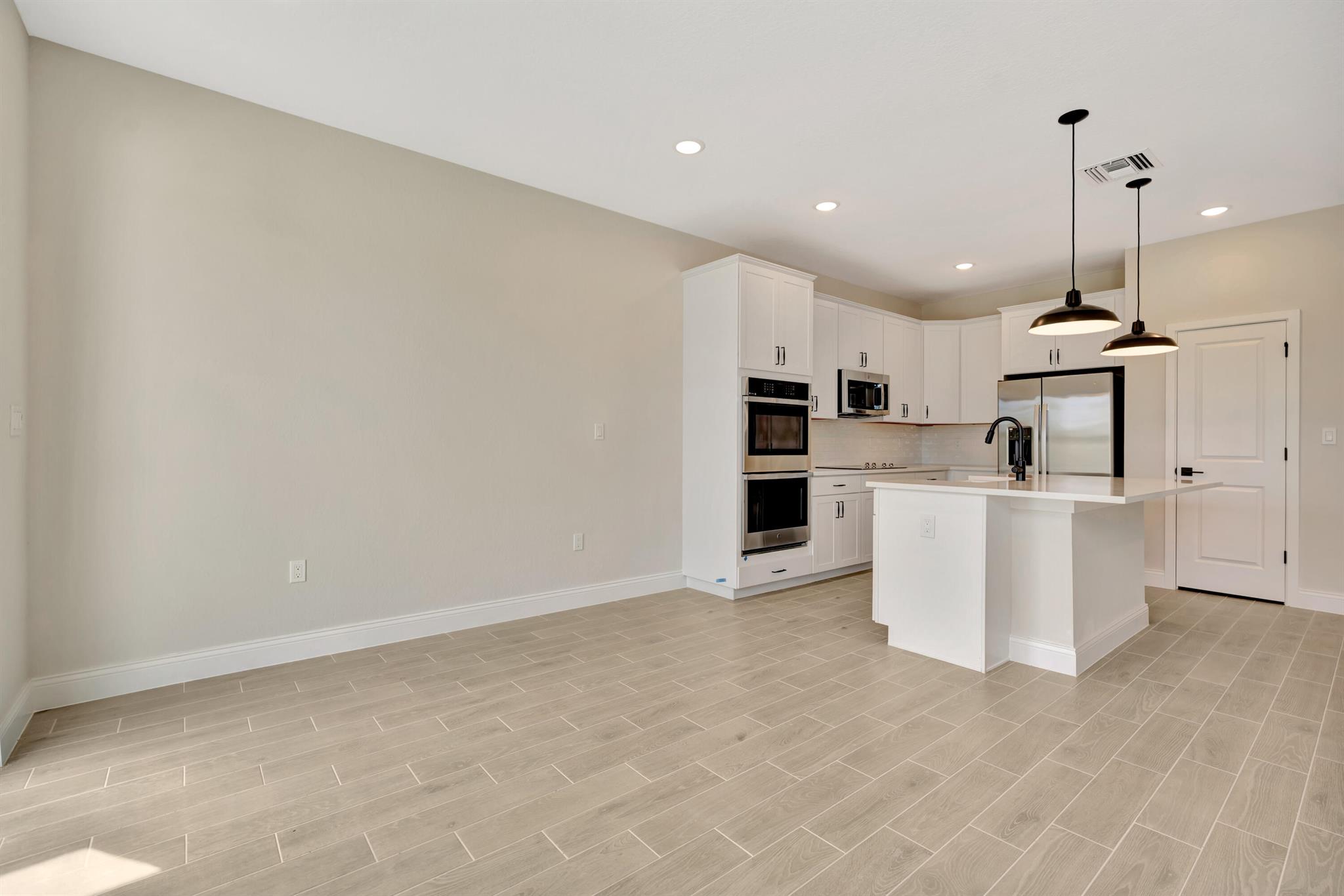SALERNO RESERVE AT SHOWCA - Residential Lease