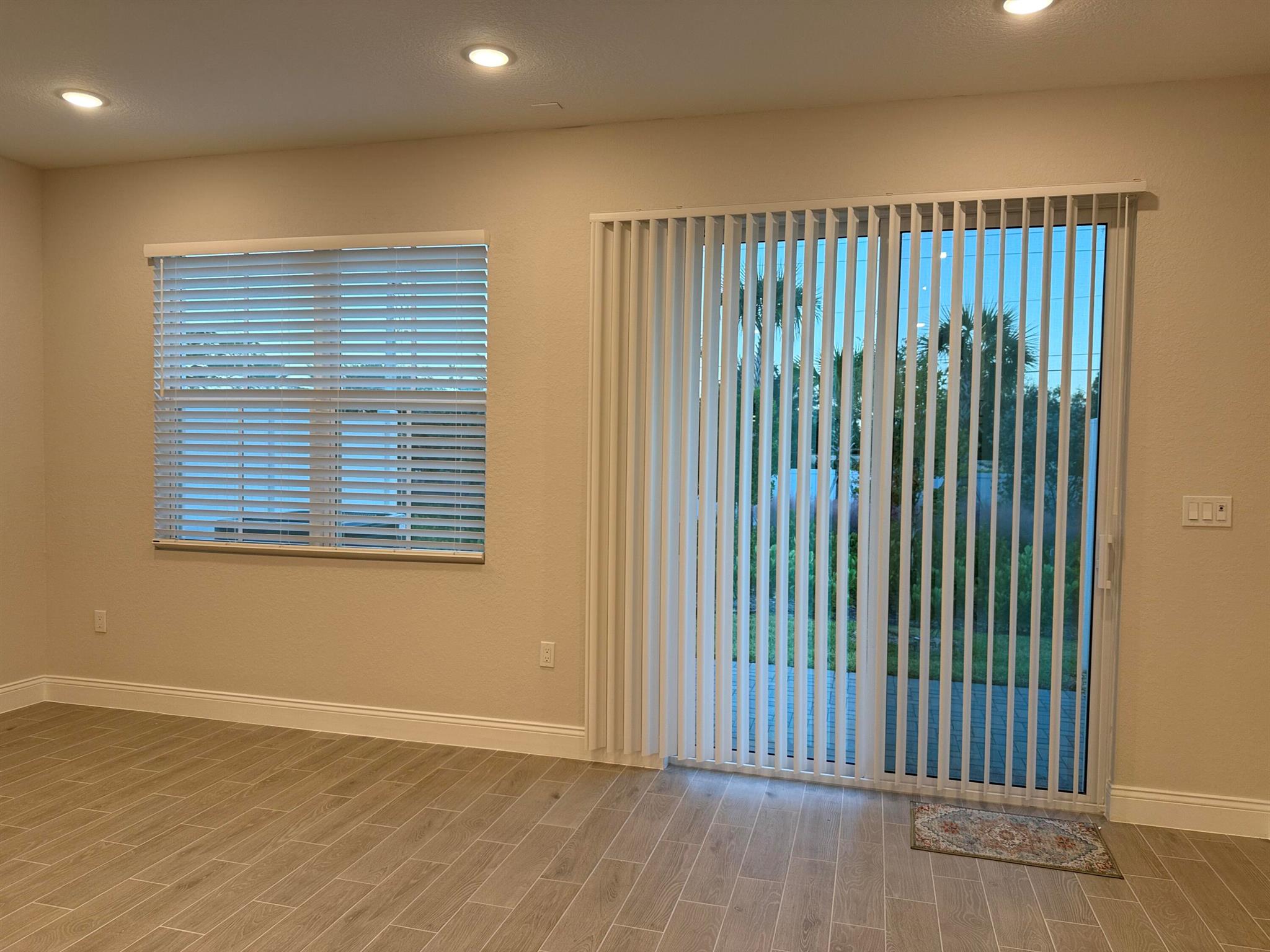 SALERNO RESERVE AT SHOWCA - Residential Lease