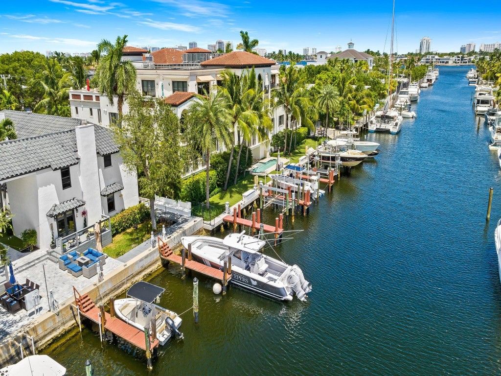 Photo of 1524 SE 12th Street #5, Fort Lauderdale, FL 33316 (MLS # F10527038)