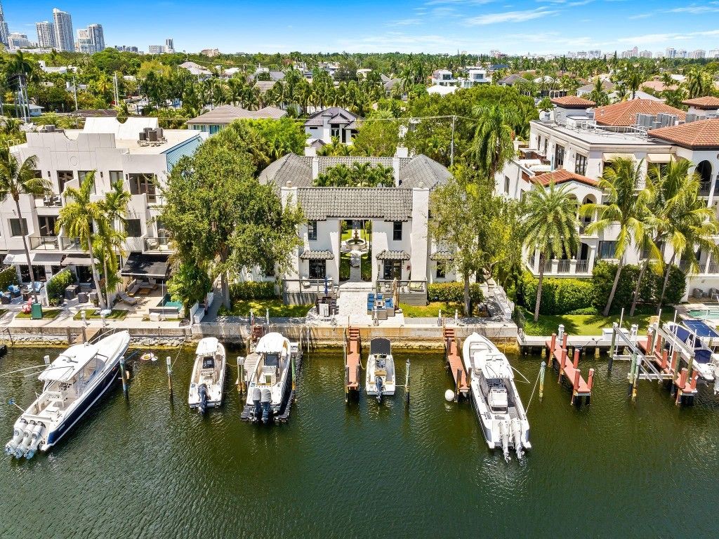 Photo of 1524 SE 12th Street #5, Fort Lauderdale, FL 33316 (MLS # F10527038)