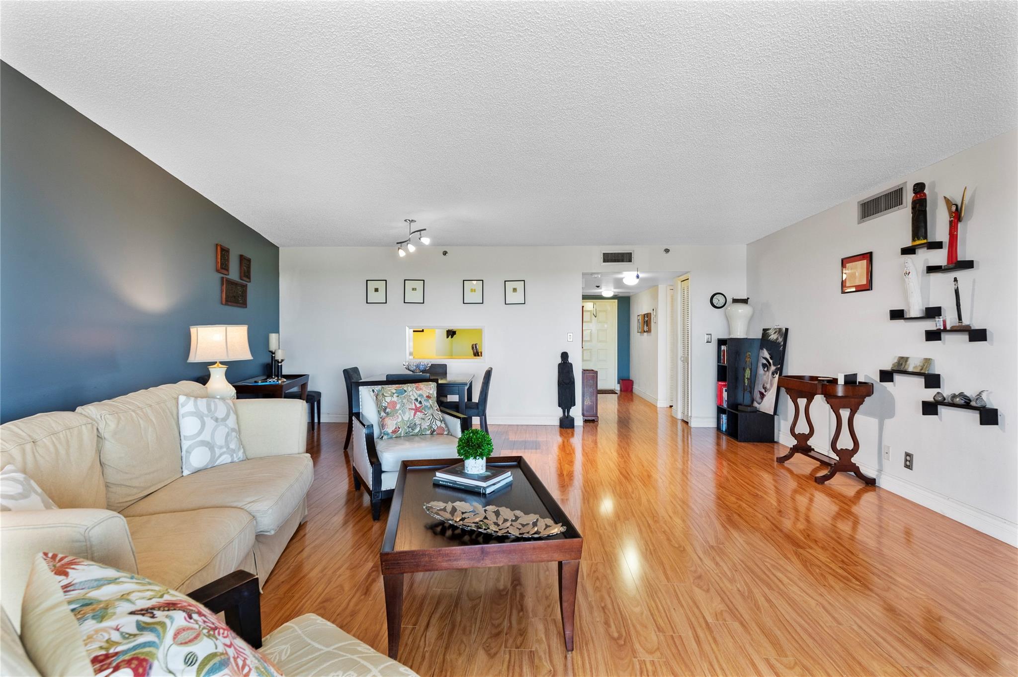 3499 Oaks Way 806