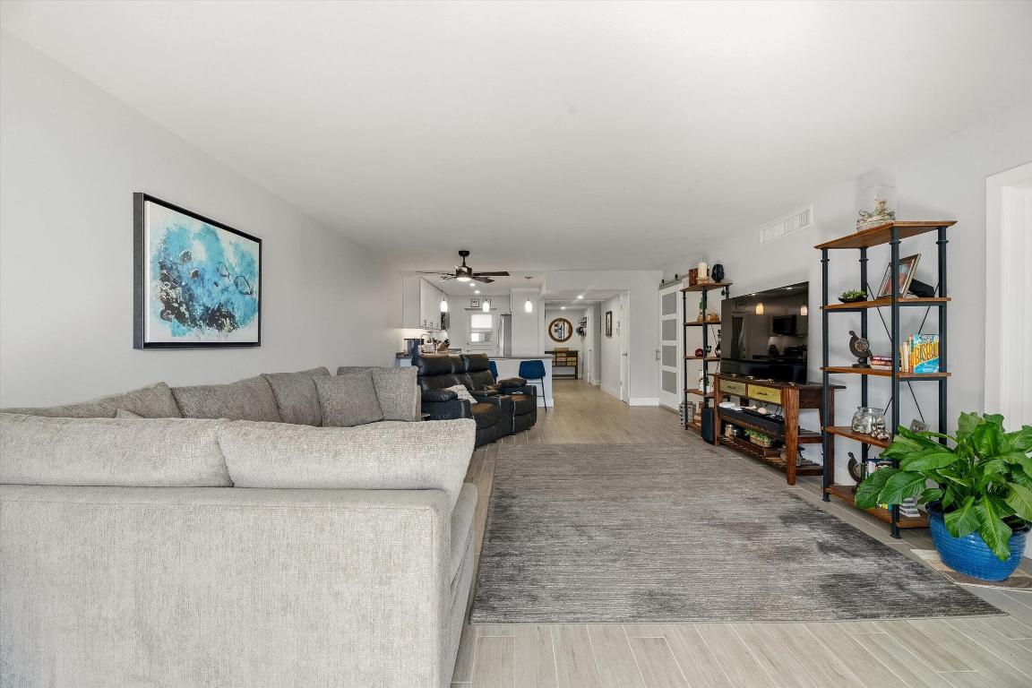 NO 15 PALM-AIRE COUNTRY CLUB - Residential