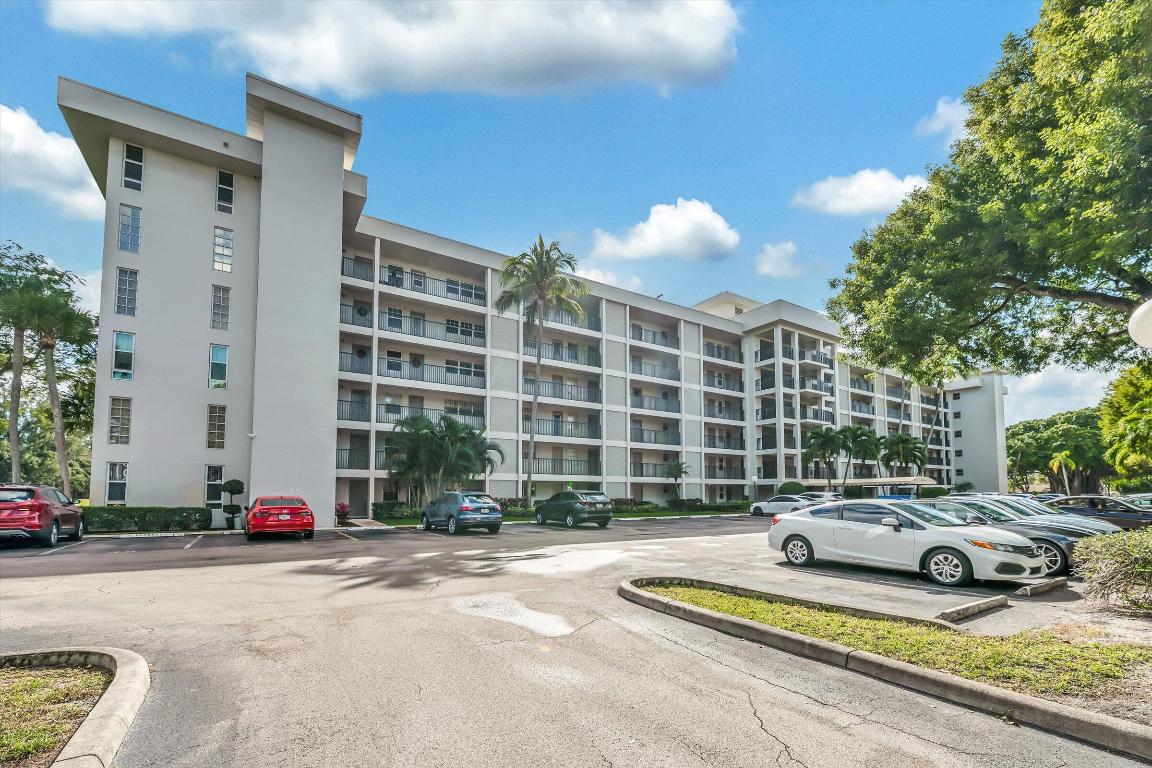 NO 15 PALM-AIRE COUNTRY CLUB - Residential