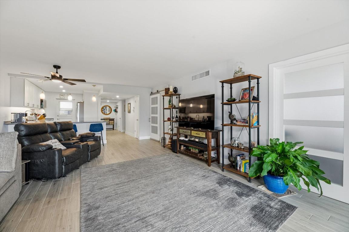 NO 15 PALM-AIRE COUNTRY CLUB - Residential