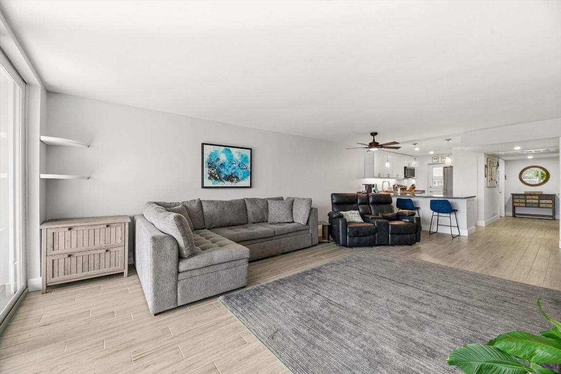 NO 15 PALM-AIRE COUNTRY CLUB - Residential