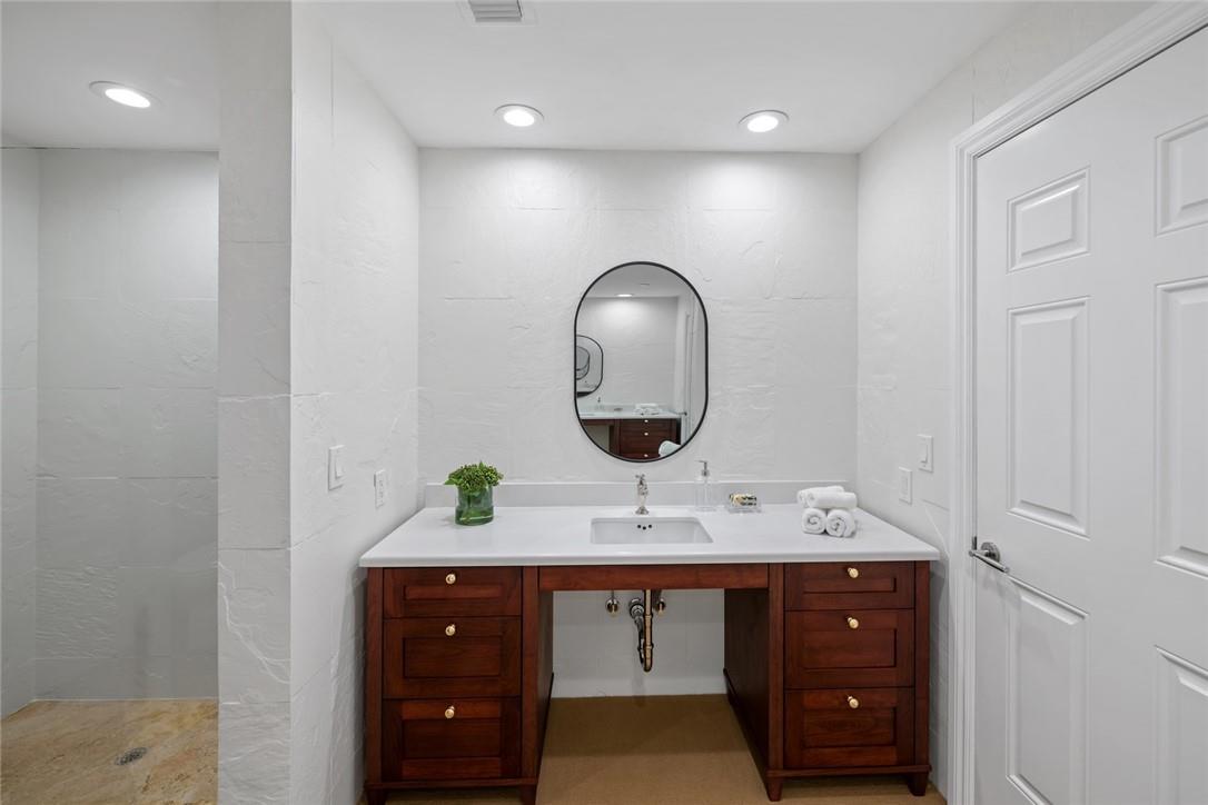 Ritz Carlton - Residential