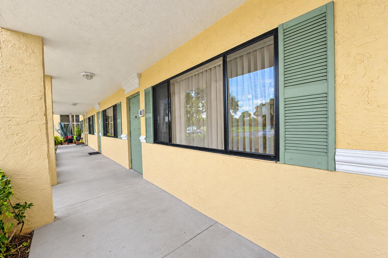 View photos, virtual tours, details... 1604 Meadows Circle W