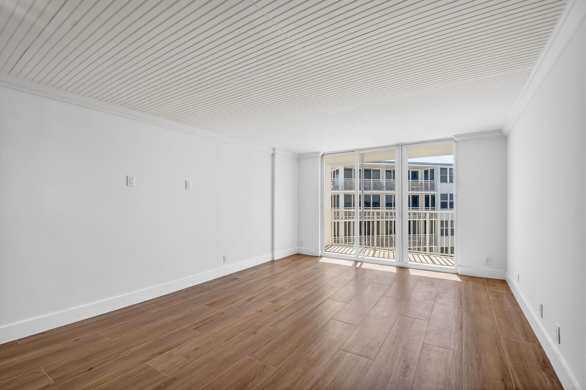 Le Chateau Royal Condo - Residential