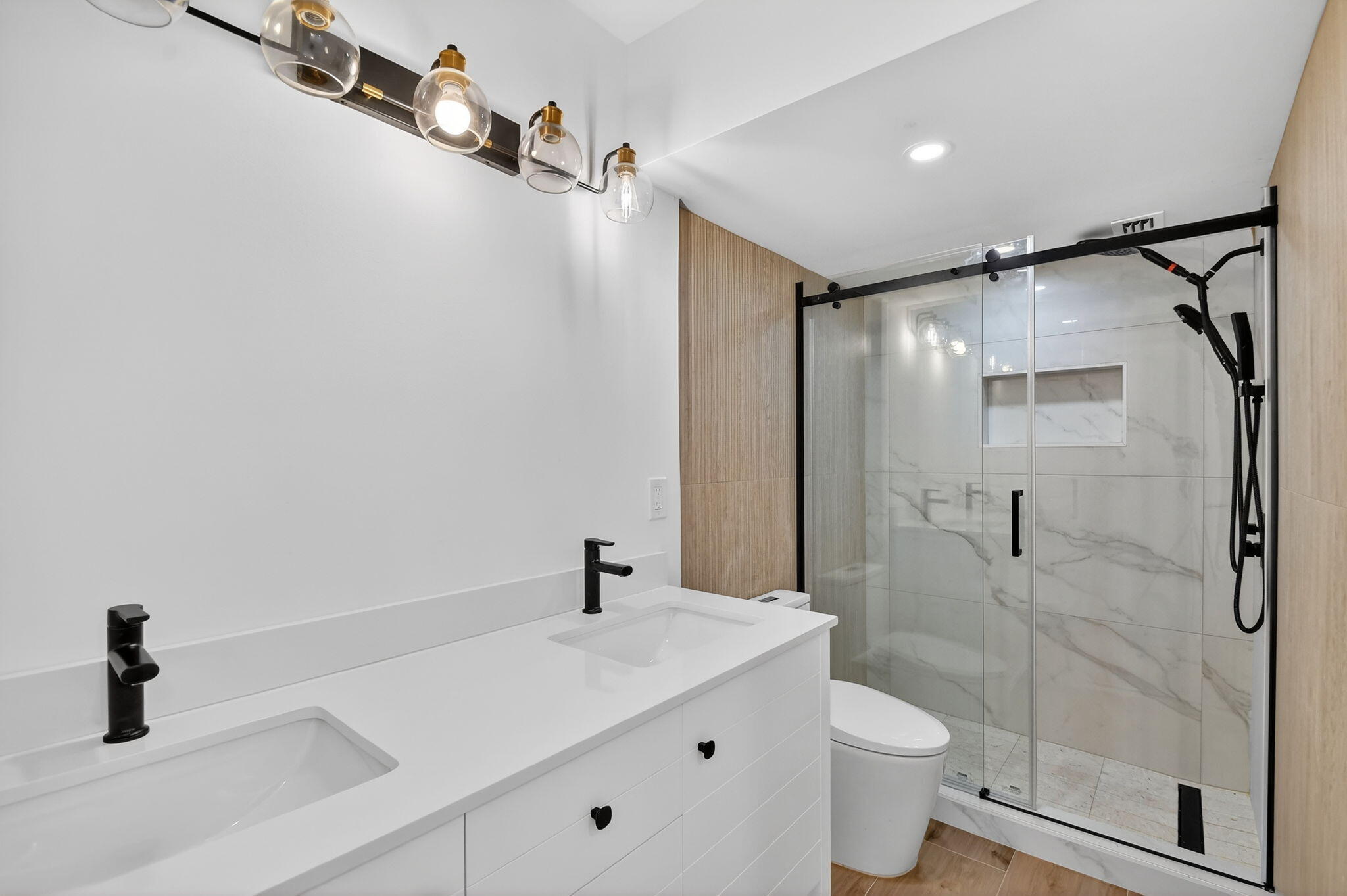 Le Chateau Royal Condo - Residential