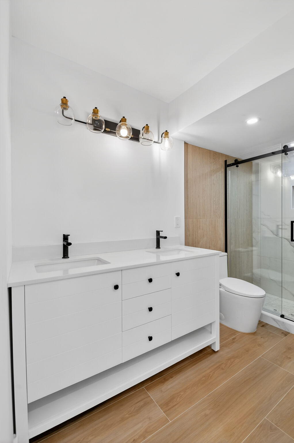 Le Chateau Royal Condo - Residential