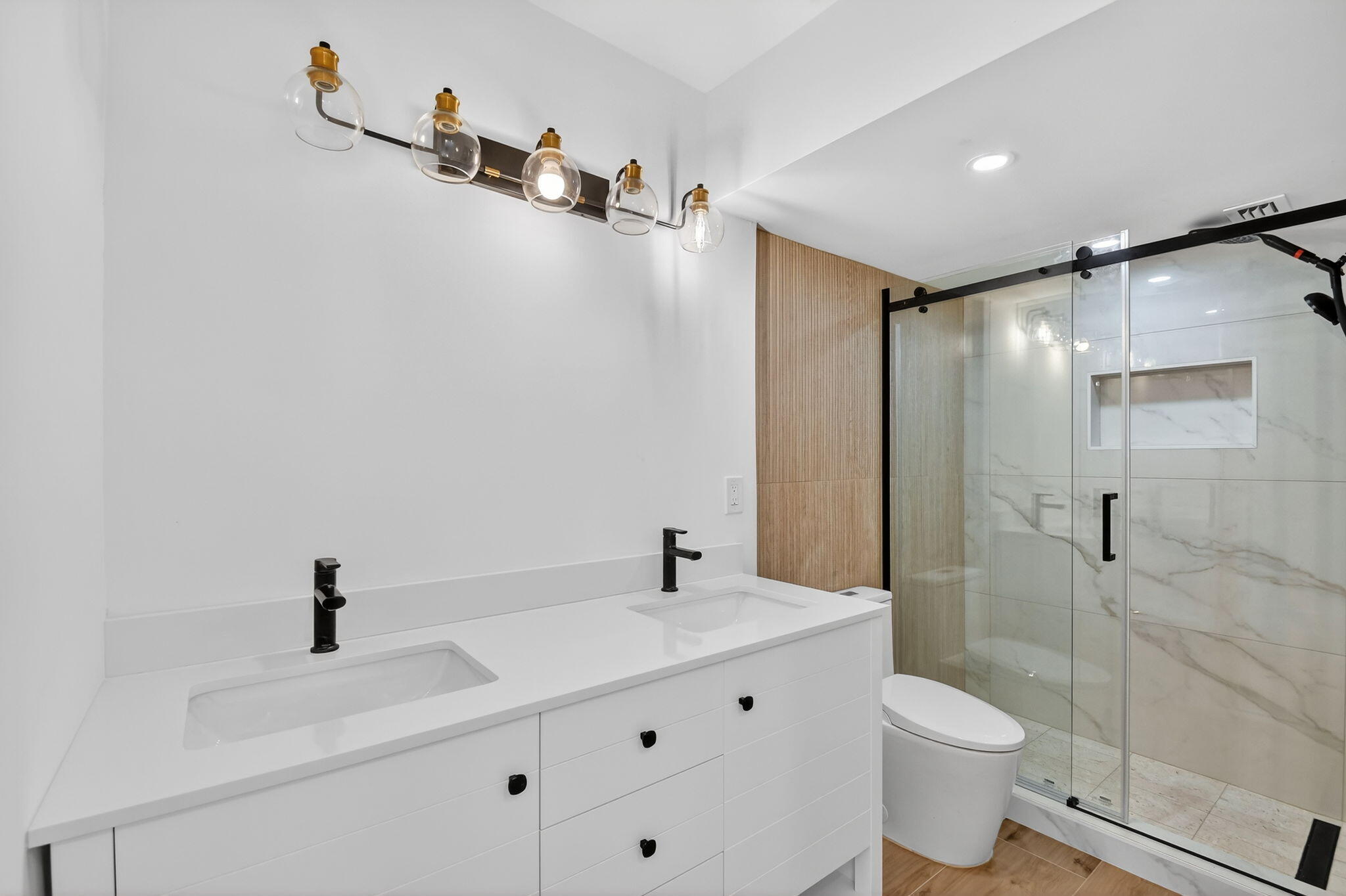 Le Chateau Royal Condo - Residential