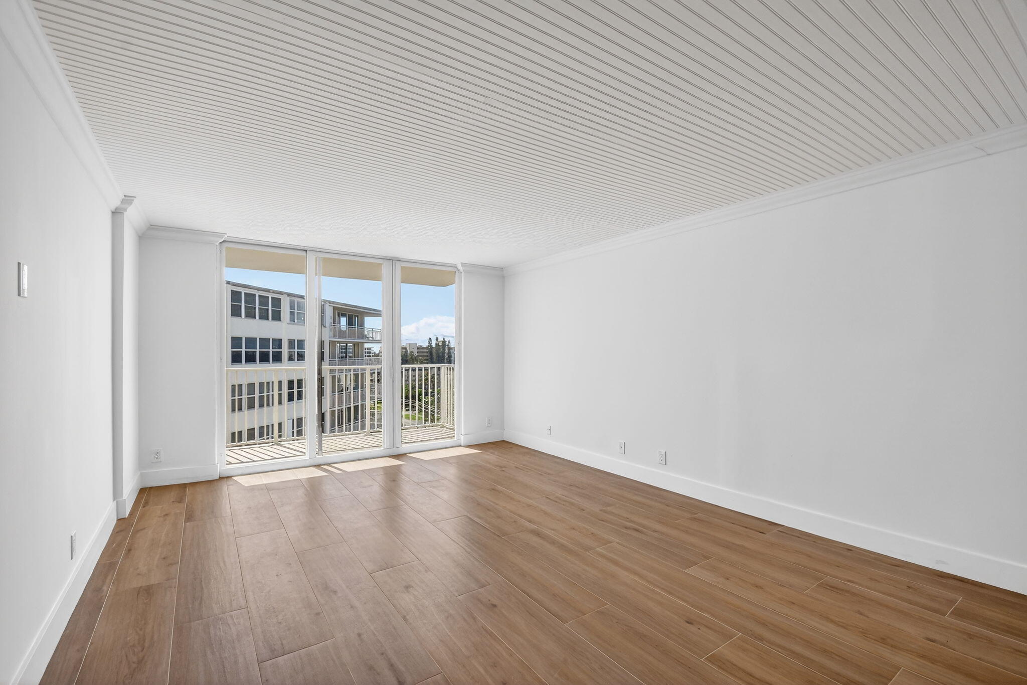 Le Chateau Royal Condo - Residential