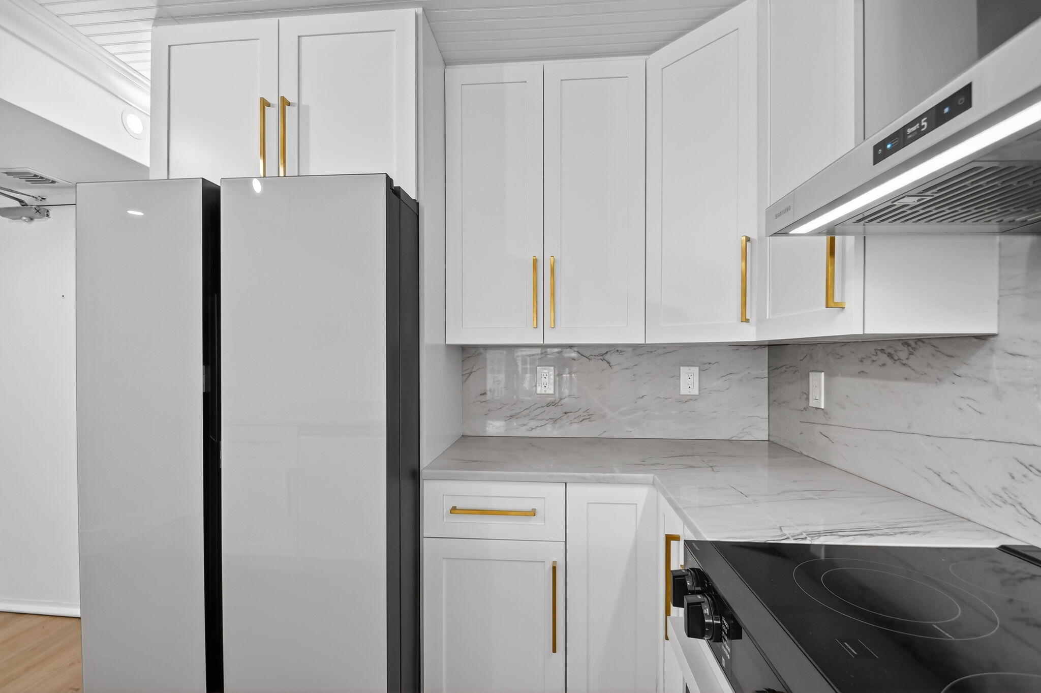 Le Chateau Royal Condo - Residential