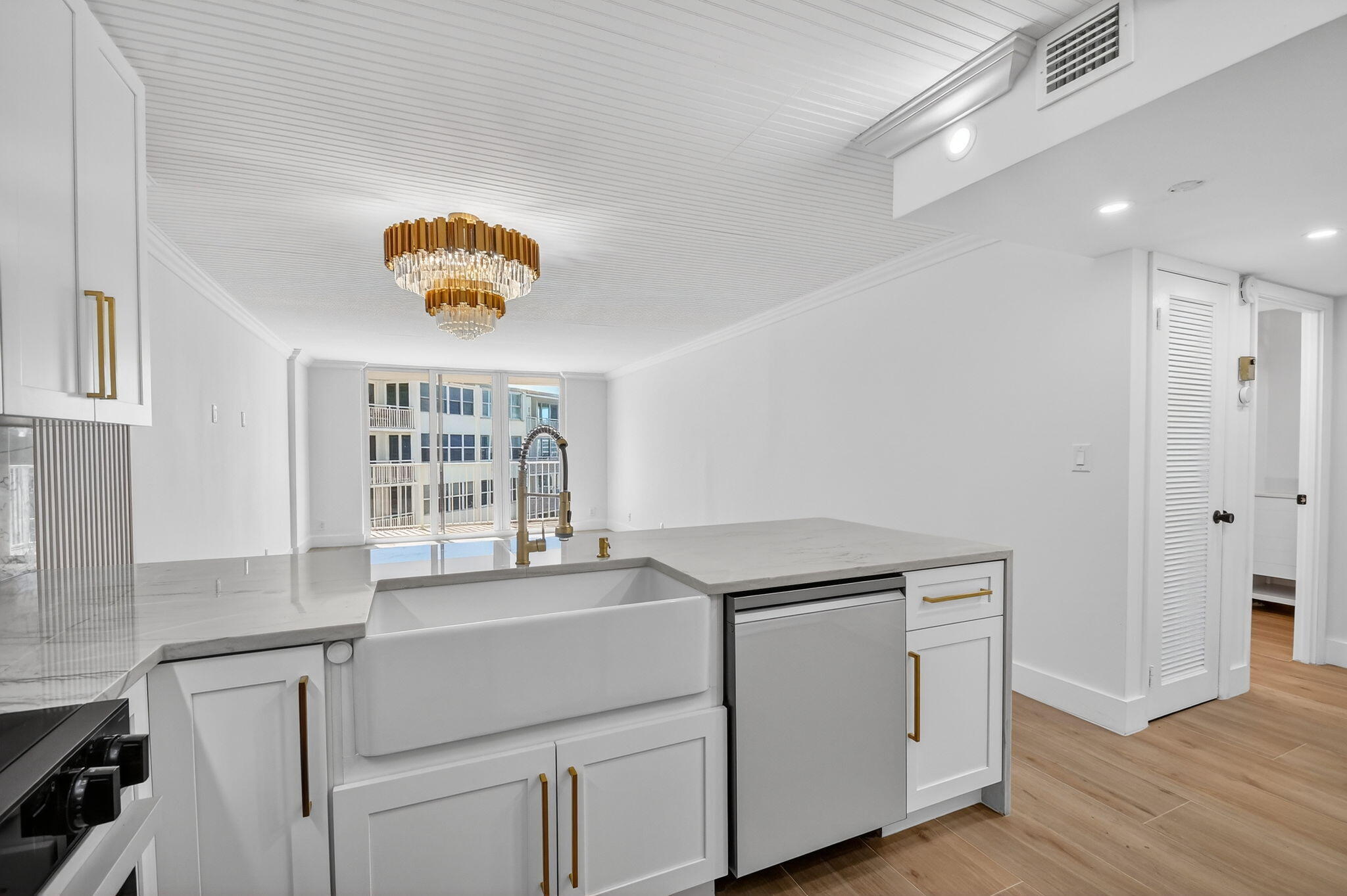 Le Chateau Royal Condo - Residential