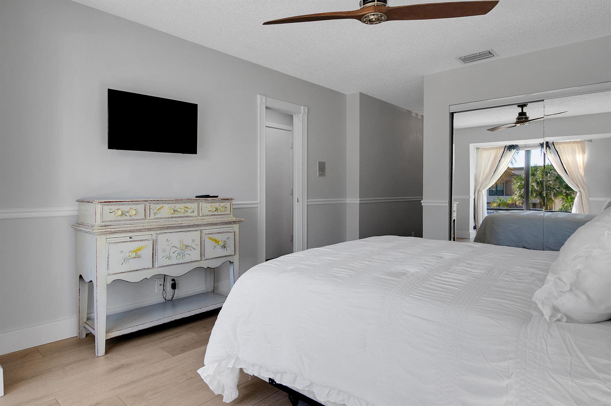 IRONWEDGE - Residential