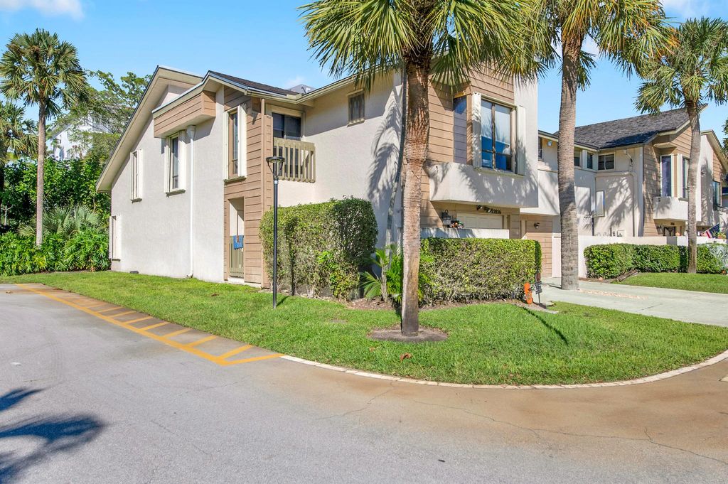 Photo of 22856 Ironwedge Drive, Boca Raton, FL 33433 (MLS # R11141252)