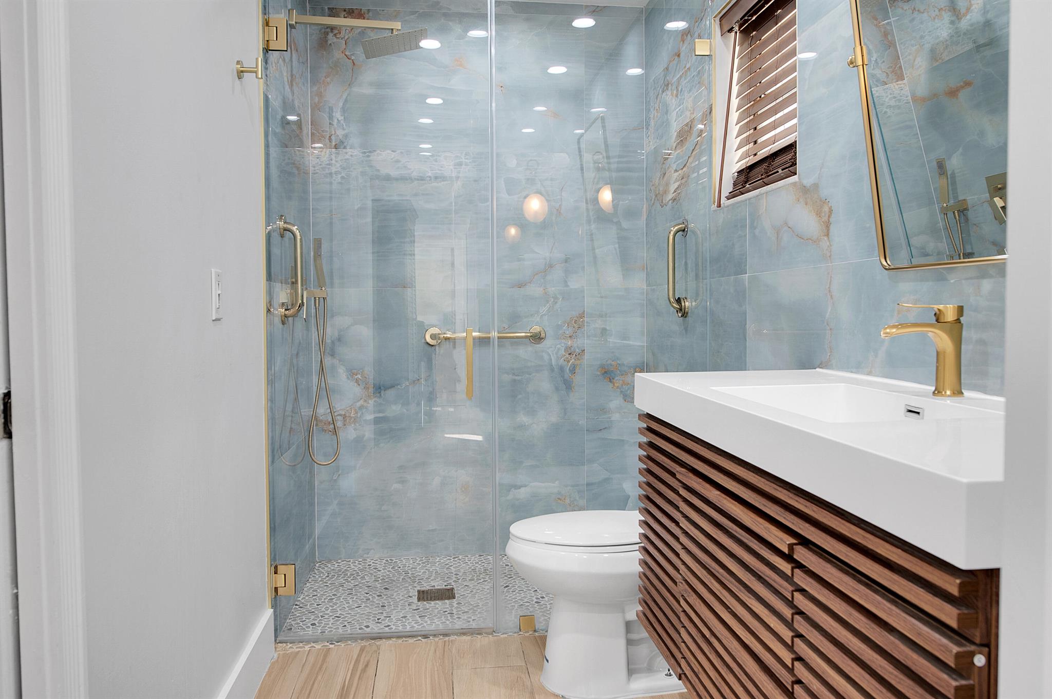 IRONWEDGE - Residential