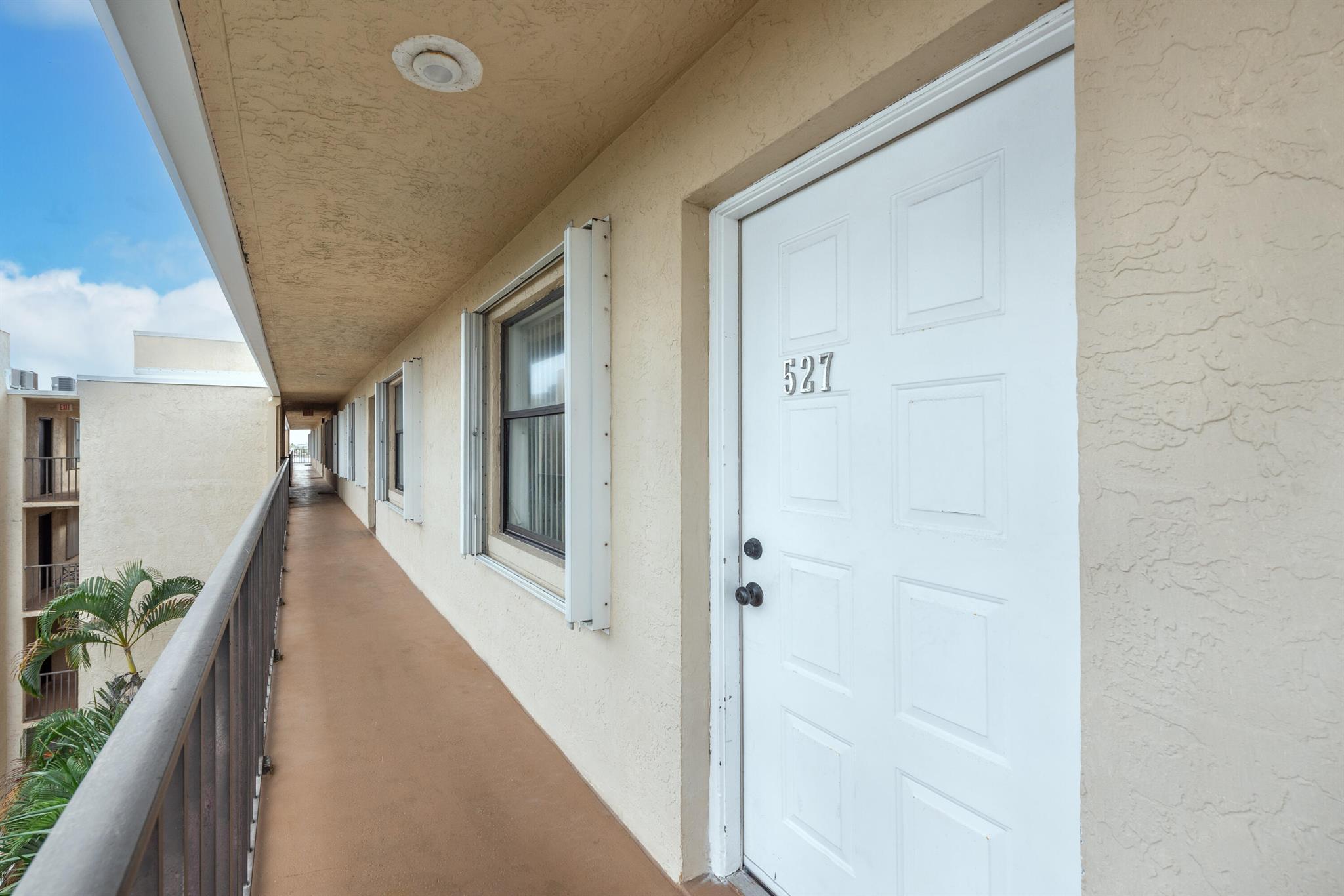896 N Federal Highway 527
