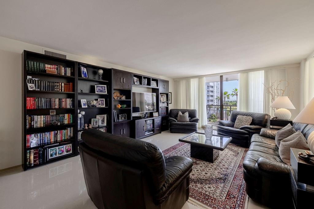 Barclay Beach - Residential