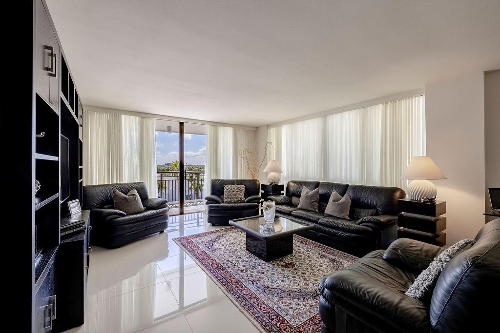 Barclay Beach - Residential