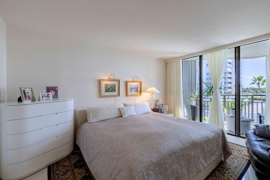 Barclay Beach - Residential