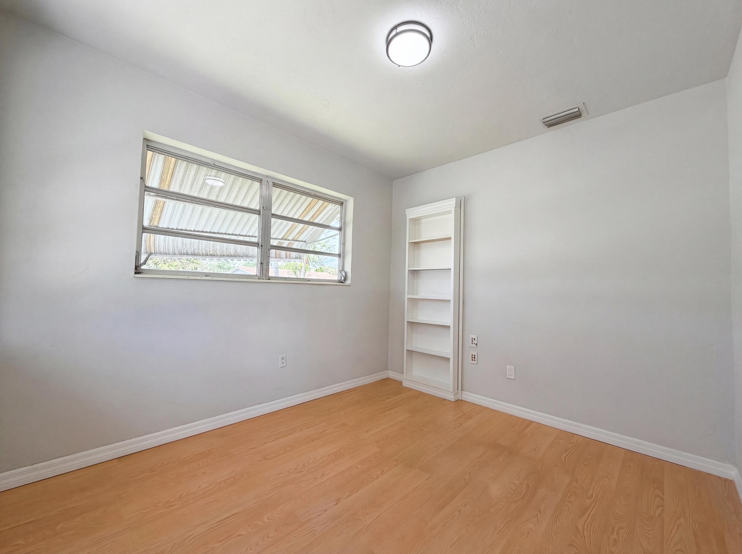 MIAMI GARDENS MANOR 49-47 B - Residential