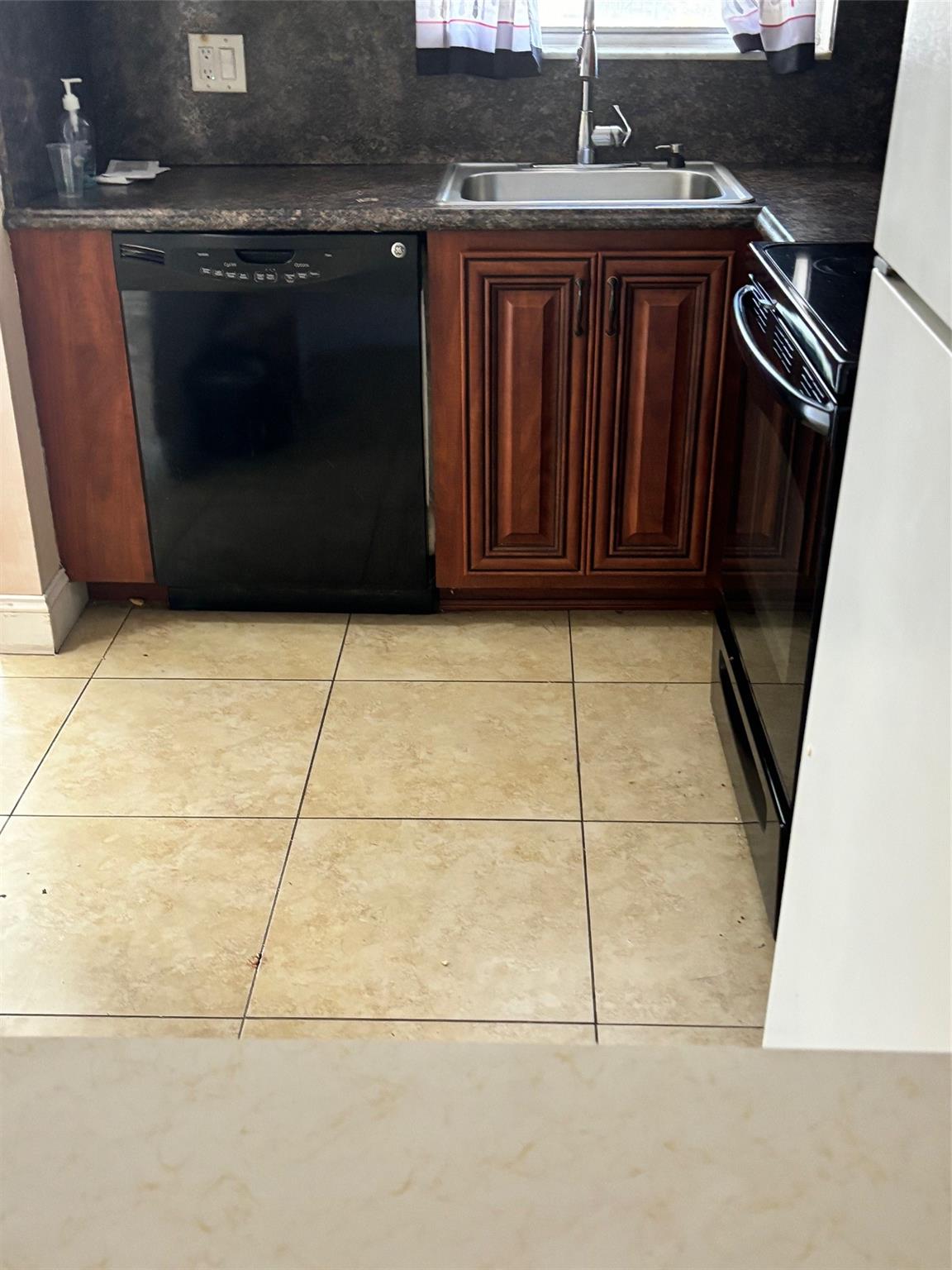 Sunrise Lakes Condo Phase - Residential