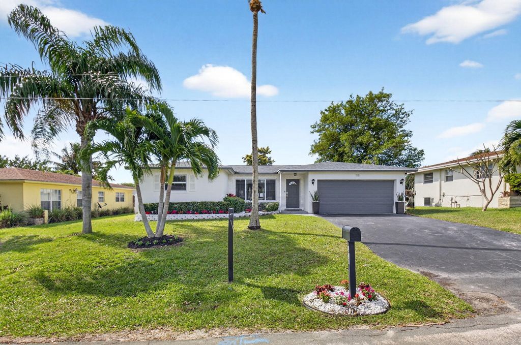 Photo of 118 SE 29th Avenue, Boynton Beach, FL 33435 (MLS # B26004704)