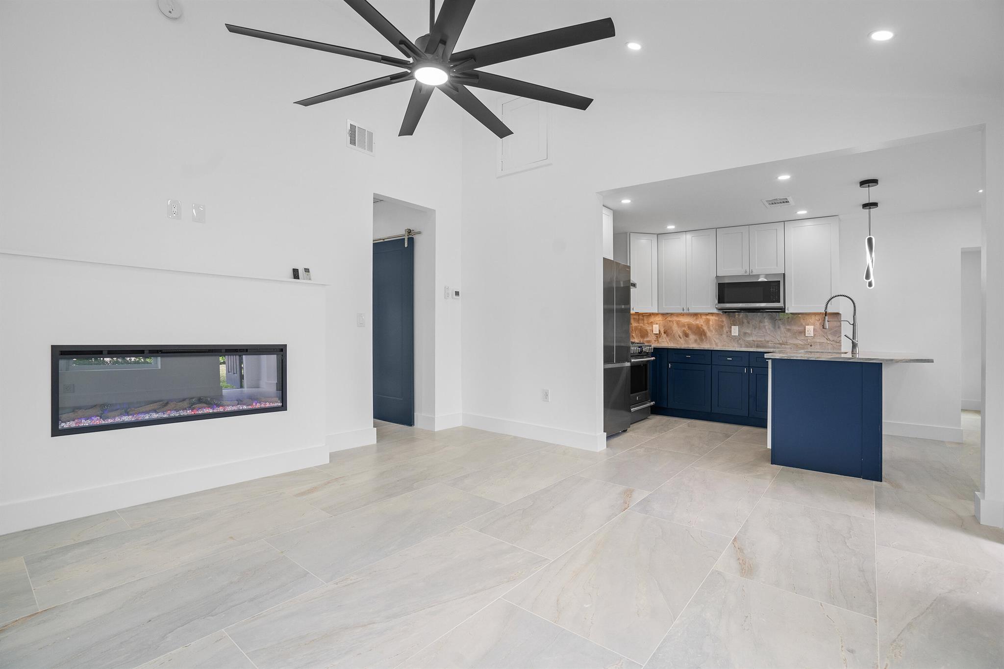 225 E 24th Street