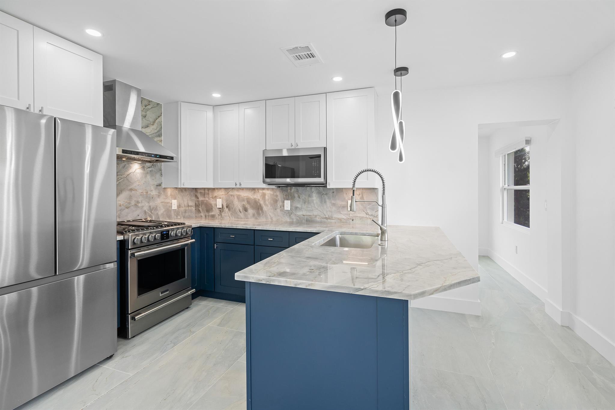 225 E 24th Street