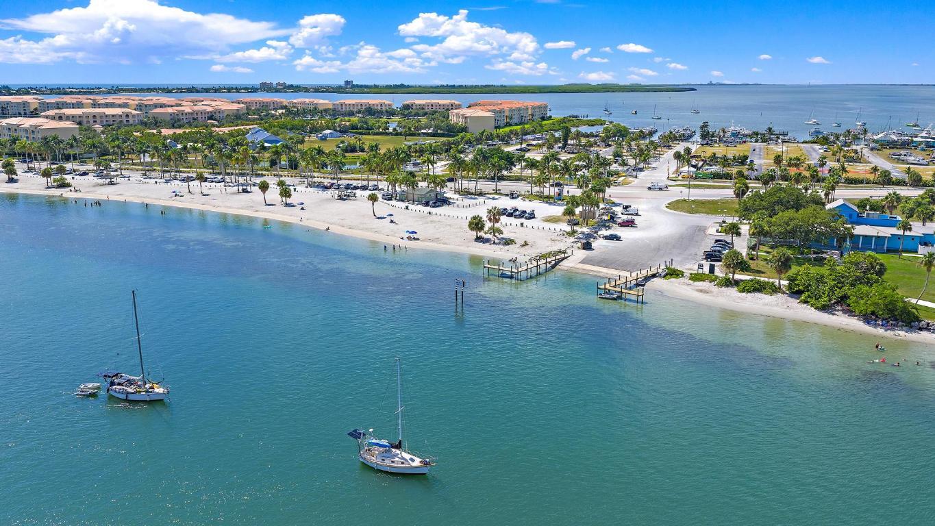 METES AND BOUNDS - Land