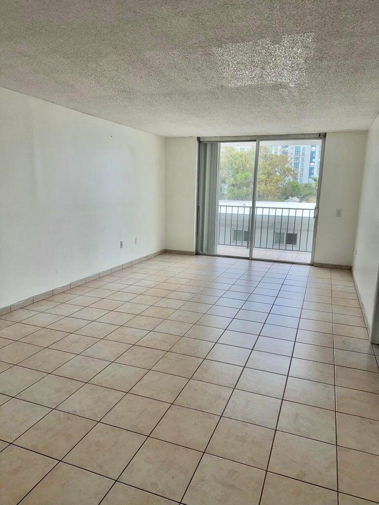 7601 Byron Avenue 3c, Miami Beach FL 33141