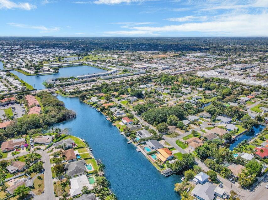 VENETIAN ISLE IN - Residential