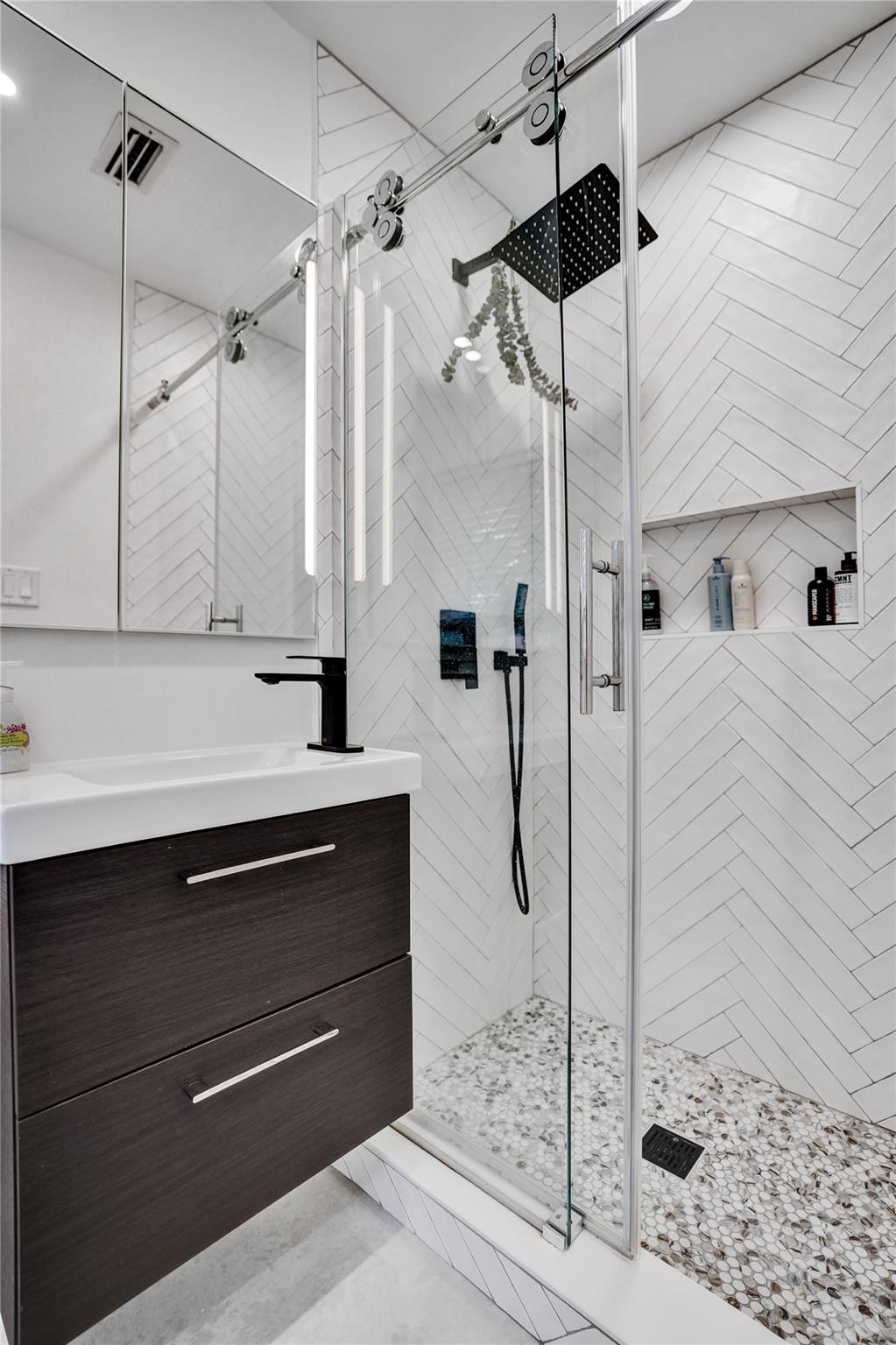 Babco Heights 43-38 B - Residential