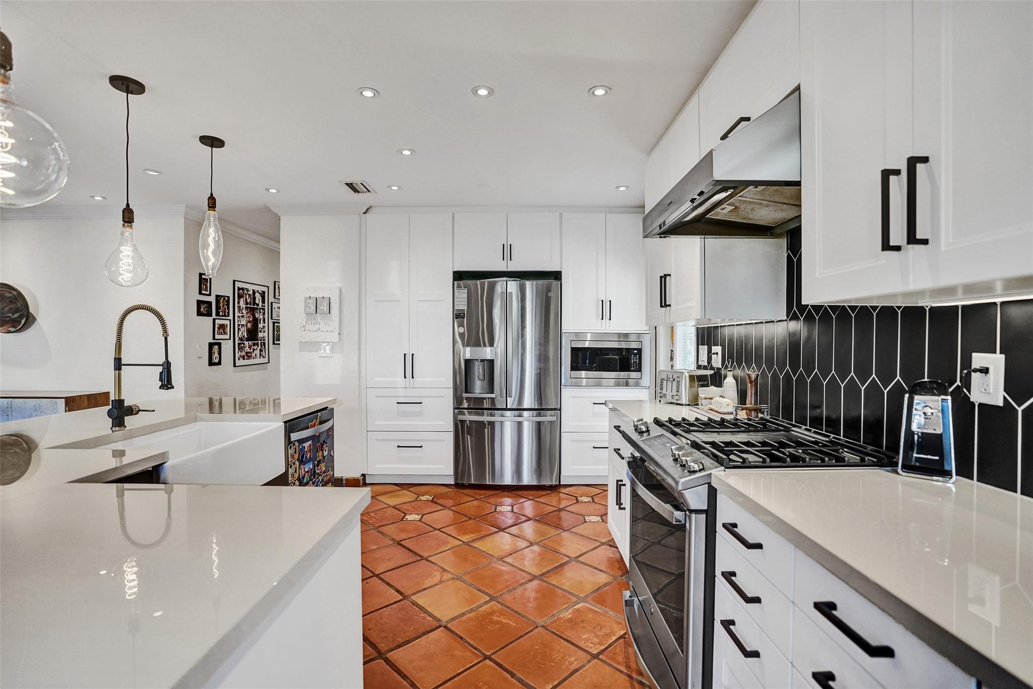 Babco Heights 43-38 B - Residential