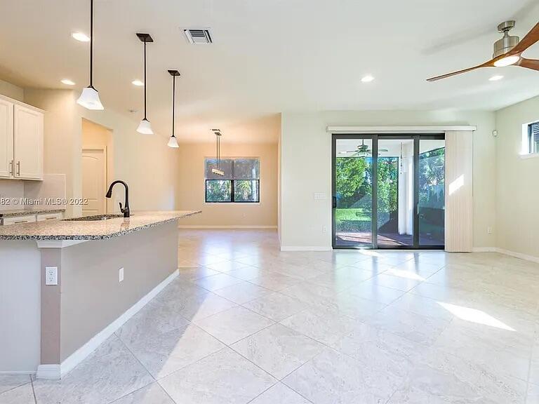 FIELDS AT GULFSTREAM POLO - Residential Lease