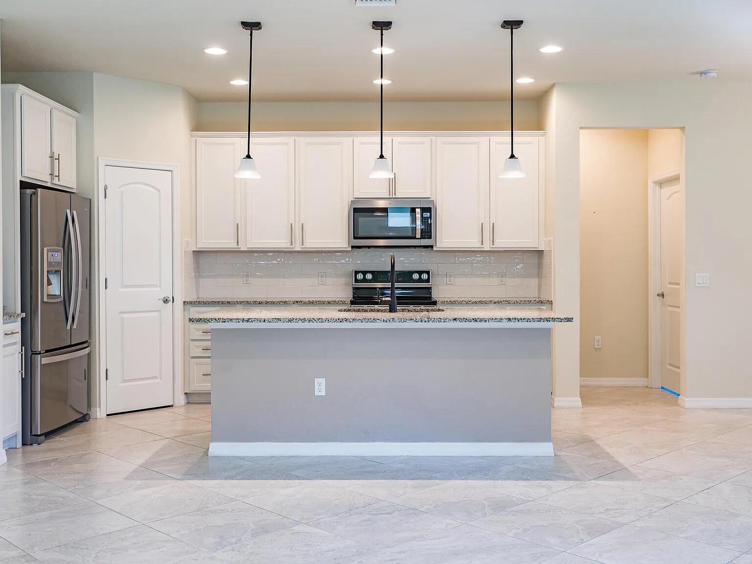 FIELDS AT GULFSTREAM POLO - Residential Lease