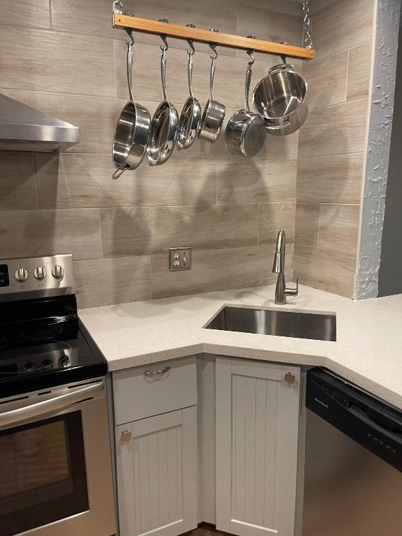 CEDAR GARDENS TOWNHOUSES - Residential Lease