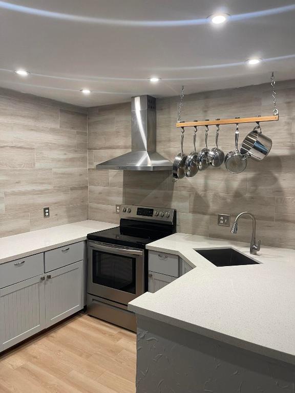 CEDAR GARDENS TOWNHOUSES - Residential Lease