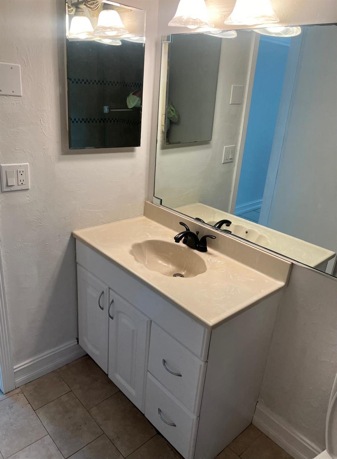 BROOKFIELD GARDENS NORTH - Residential Lease