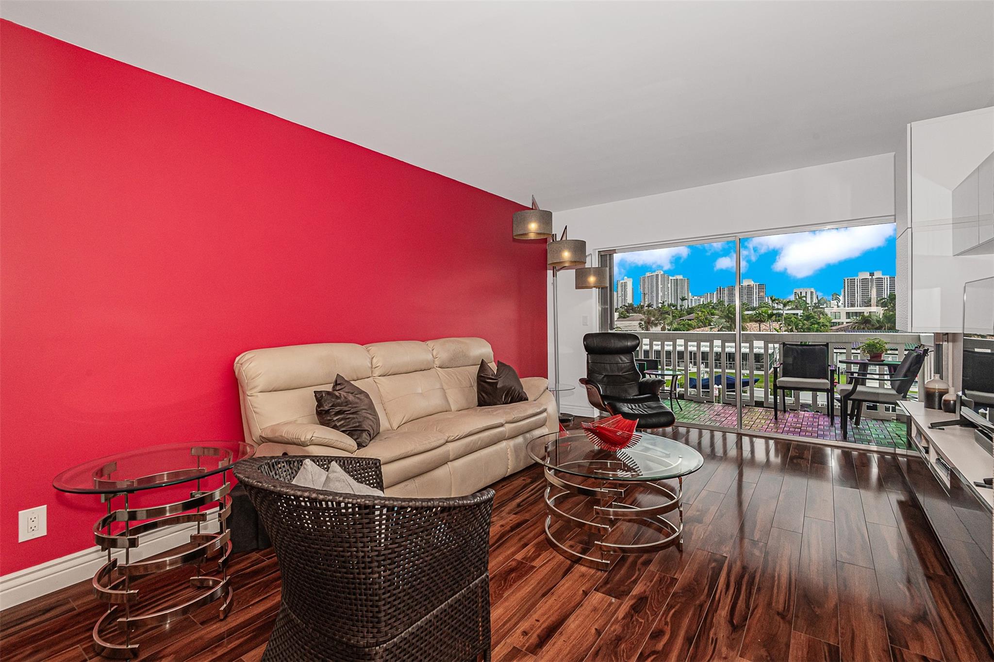 ISLE OF PARADISE - Residential