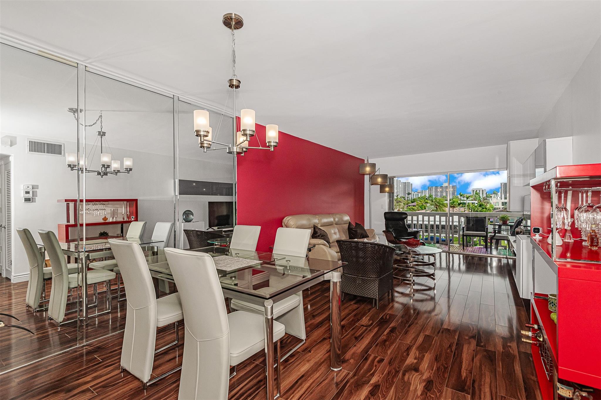 ISLE OF PARADISE - Residential