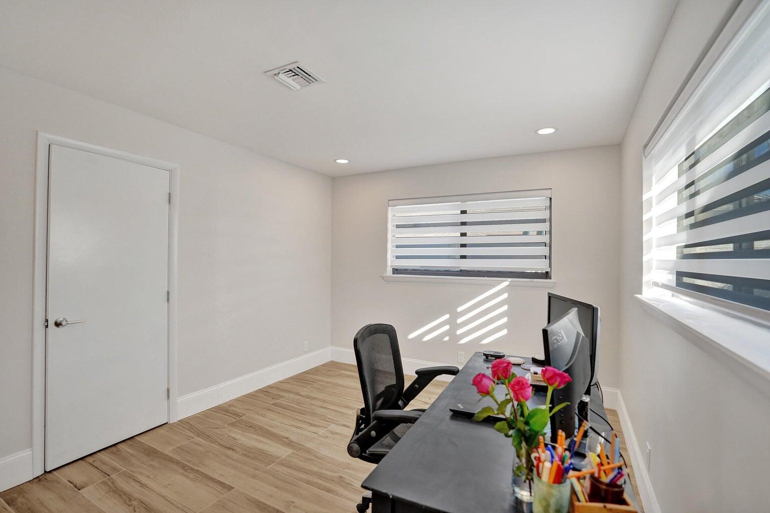 EASTWAY PARK - Residential